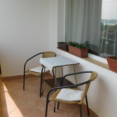Liliom Apartments Balatonfuered Pokoj fotografie