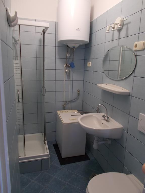 Liliom Apartments Balatonfuered Pokoj fotografie