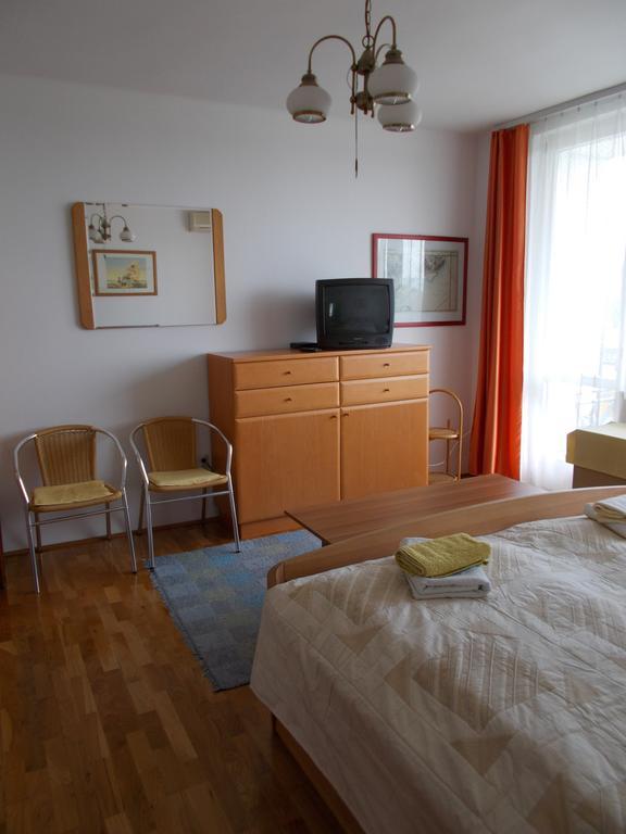 Liliom Apartments Balatonfuered Exteriér fotografie