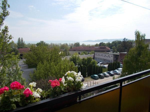 Liliom Apartments Balatonfuered Exteriér fotografie